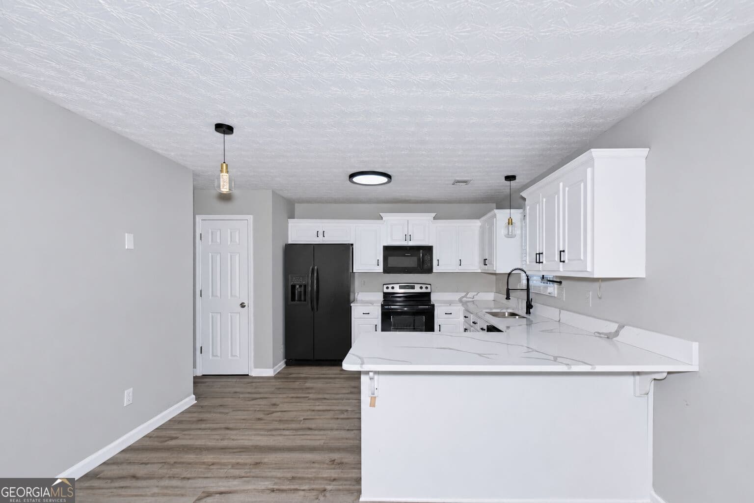 3 bedroom, 2.5 bathroom, 1,876 sq ft single family residence for sale at 281 Shadowbrooke Drive, Loganville, GA 30052 — photo 10
