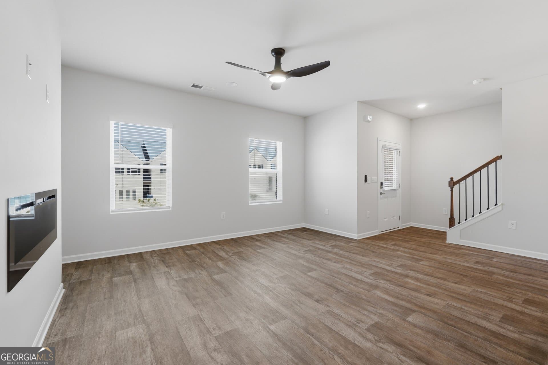 3 bedroom, 2.5 bathroom, 1,805 sq ft townhouse for sale at 3635 PARKWAY JAMES Drive, Snellville, GA 30039 — photo 7