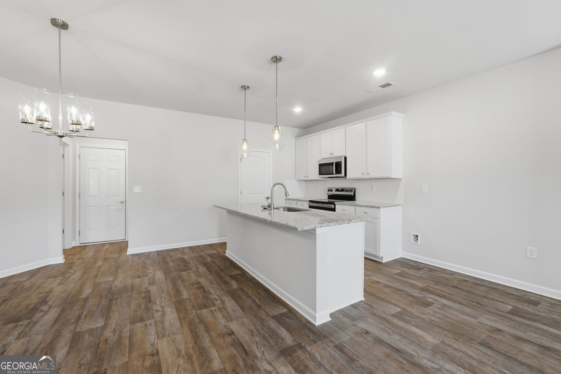 3 bedroom, 2.5 bathroom, 1,805 sq ft townhouse for sale at 3635 PARKWAY JAMES Drive, Snellville, GA 30039 — photo 9