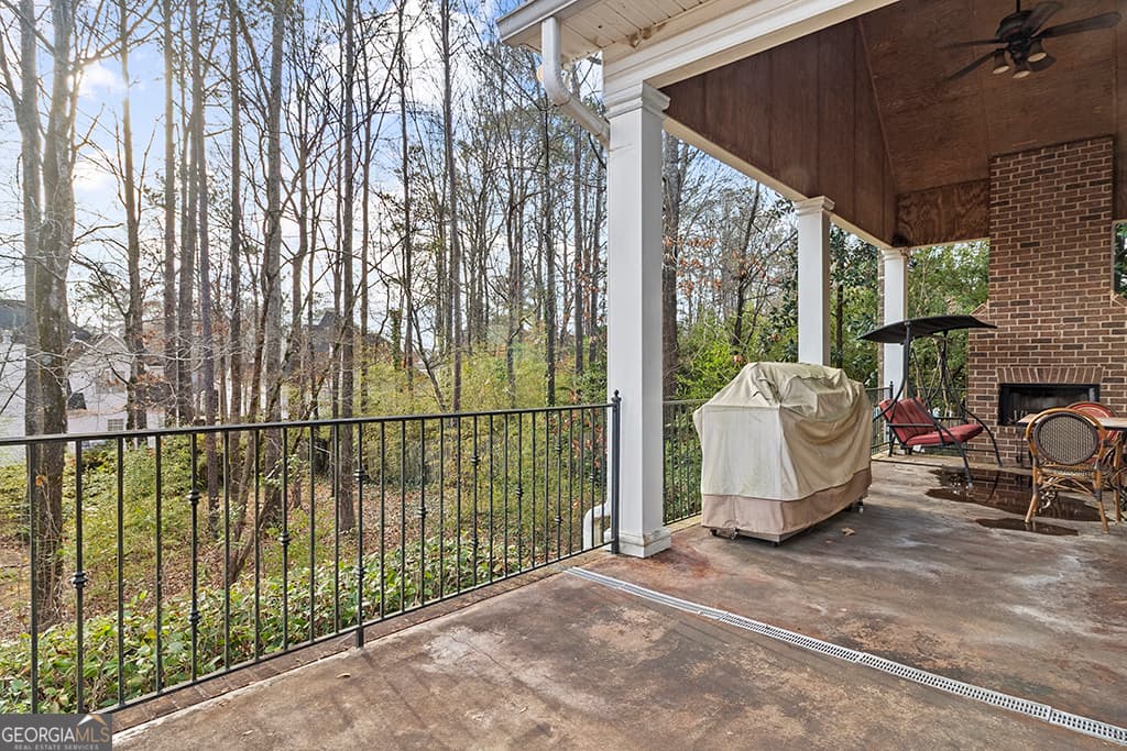 4 bedroom, 3.5 bathroom, 3,682 sq ft single family residence for sale at 203 Westchester Drive, Macon, GA 31210 — photo 5