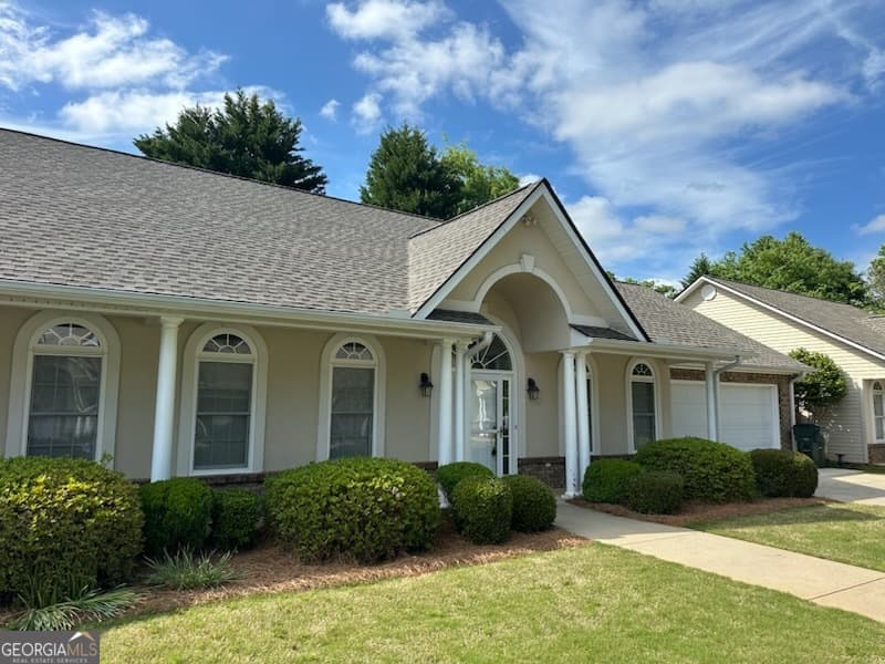 3 bedroom, 2 bathroom, 1,374 sq ft single family residence for sale at 129 Leyland Hills Drive, Clarkesville, GA 30523 — photo 3