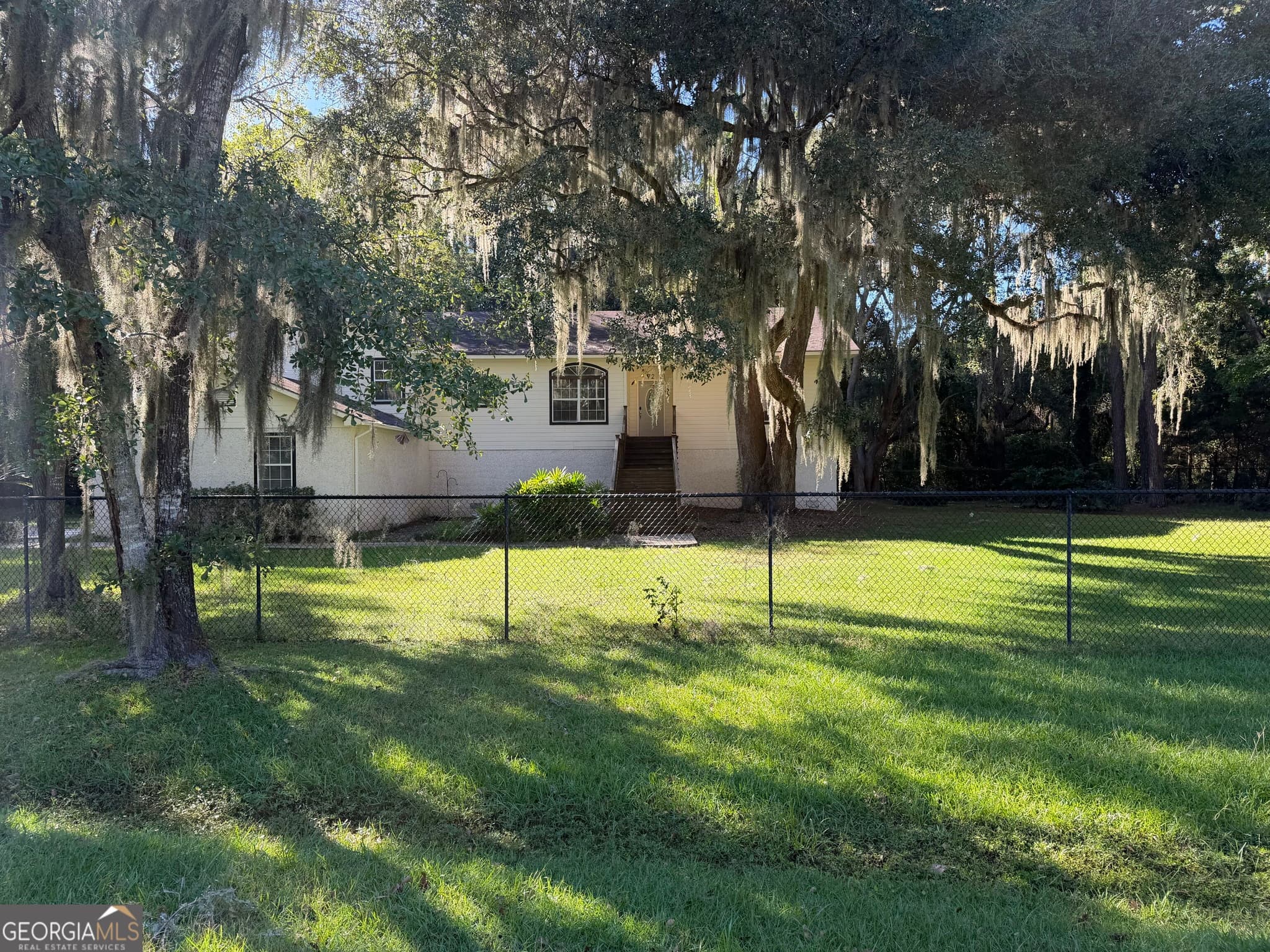 5 bedroom, 4 bathroom, 3,292 sq ft single family residence for sale at 72 Marsh Oak Drive, Brunswick, GA 31520 — photo 3