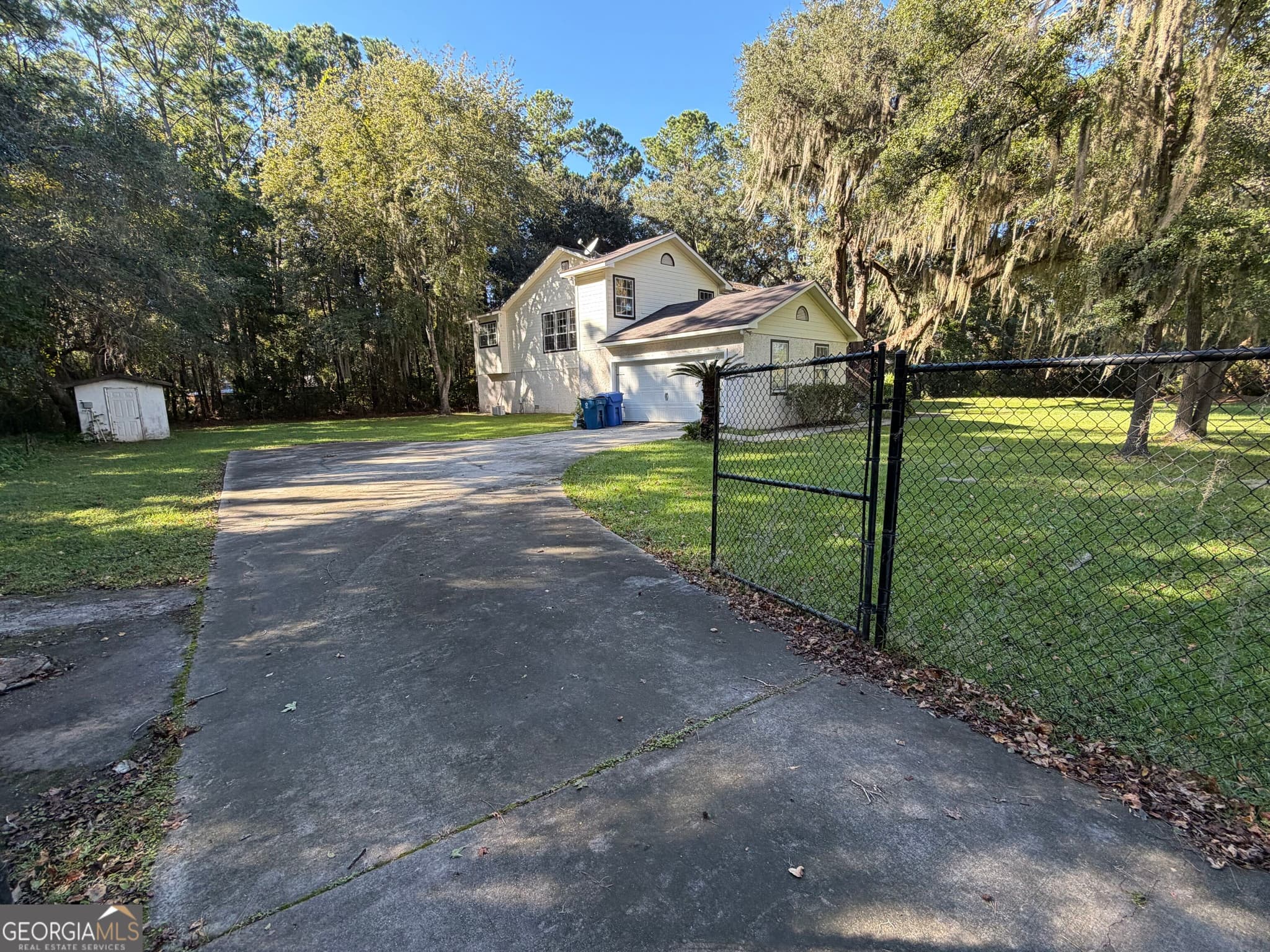 5 bedroom, 4 bathroom, 3,292 sq ft single family residence for sale at 72 Marsh Oak Drive, Brunswick, GA 31520 — photo 4