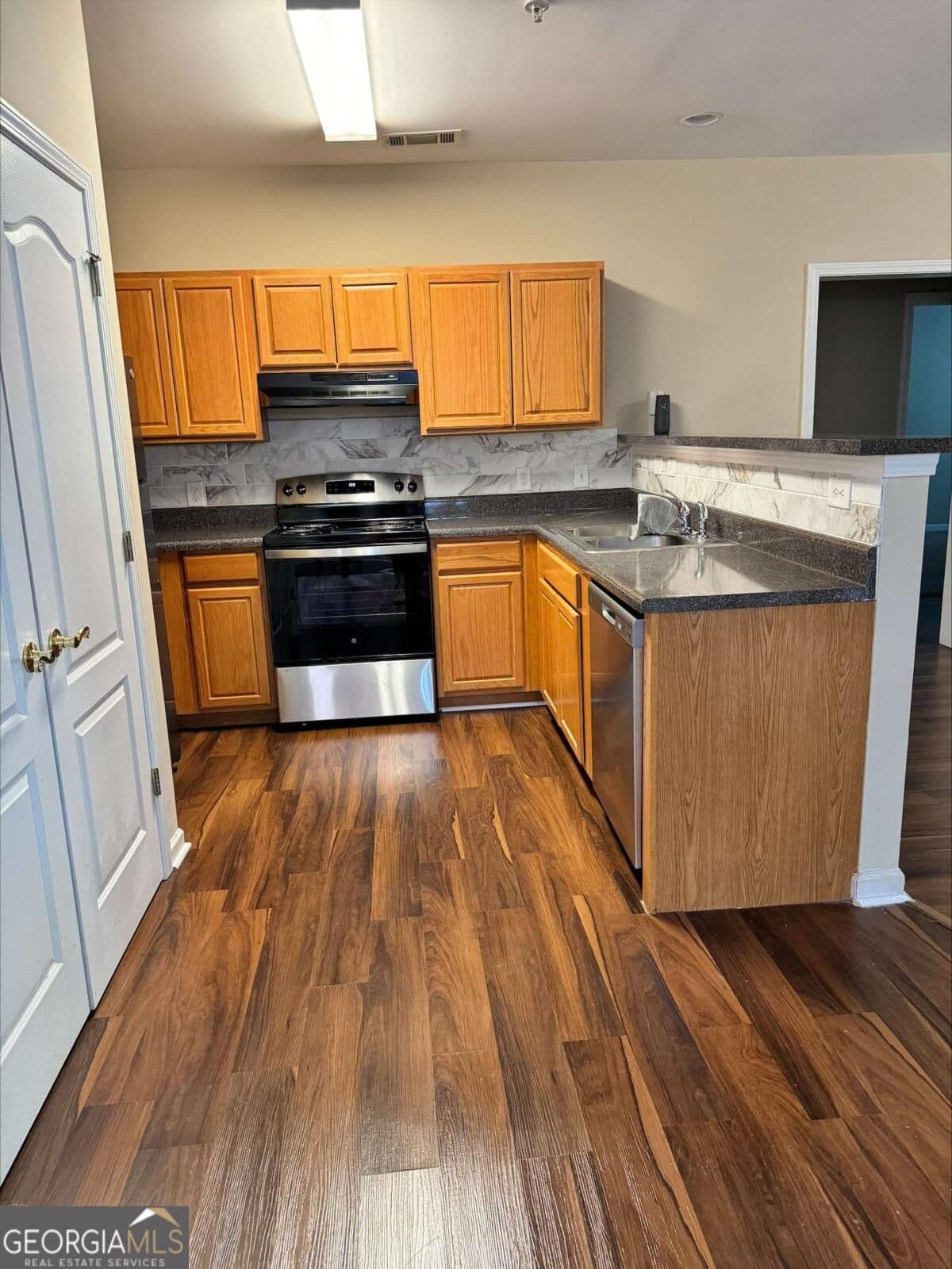 3 bedroom, 2 bathroom, 1,128 sq ft condominium for rent at 7712 AUTRY Circle 601, Douglasville, GA 30134 for $1,700 a month — photo 3