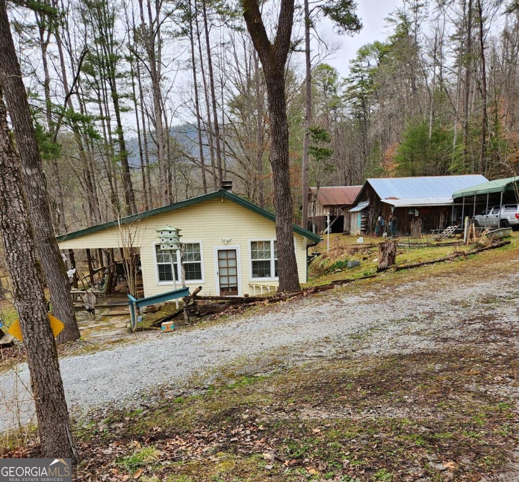 2 bedroom, 2 bathroom, 1,400 sq ft single family residence for sale at 2594 Blue Ridge Gap Road, Clayton, GA 30525 — photo 6