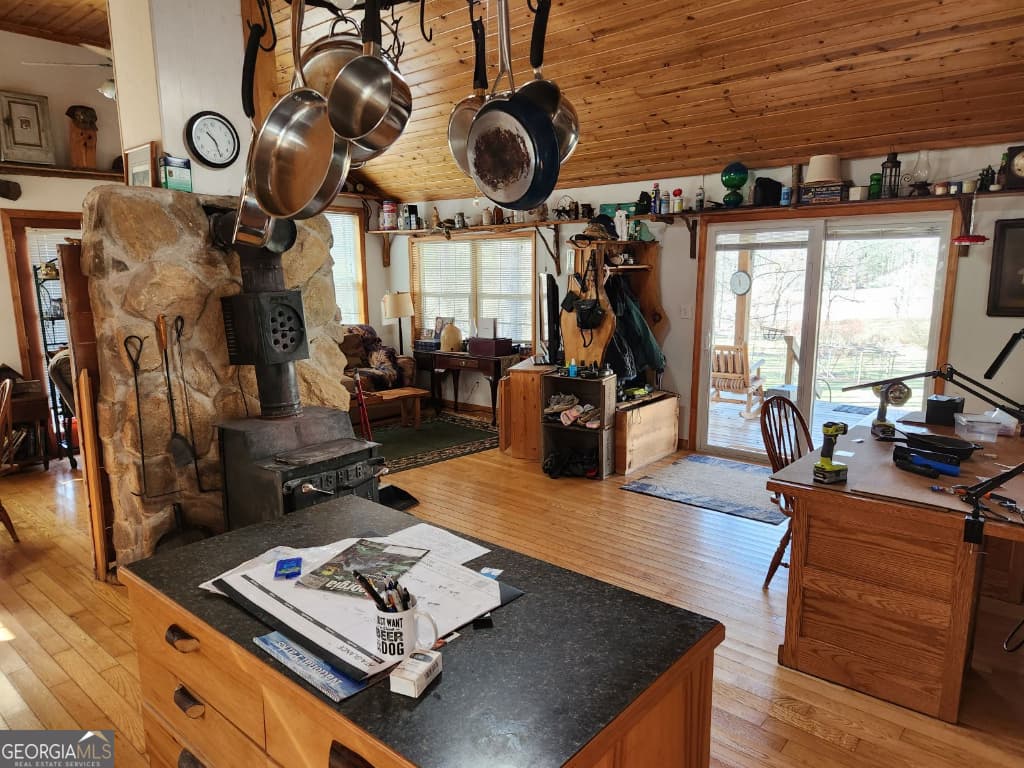 2 bedroom, 2 bathroom, 1,400 sq ft single family residence for sale at 2594 Blue Ridge Gap Road, Clayton, GA 30525 — photo 3