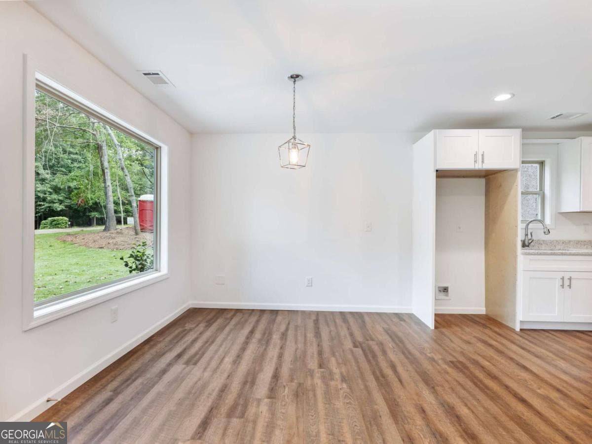 2 bedroom, 2 bathroom, 1,008 sq ft single family residence for rent at 8083 Beachwood Drive, Murrayville, GA 30564 for $1,950 a month — photo 7