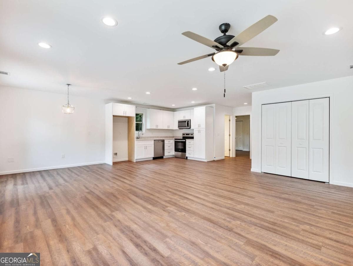 2 bedroom, 2 bathroom, 1,008 sq ft single family residence for rent at 8083 Beachwood Drive, Murrayville, GA 30564 for $1,950 a month — photo 5