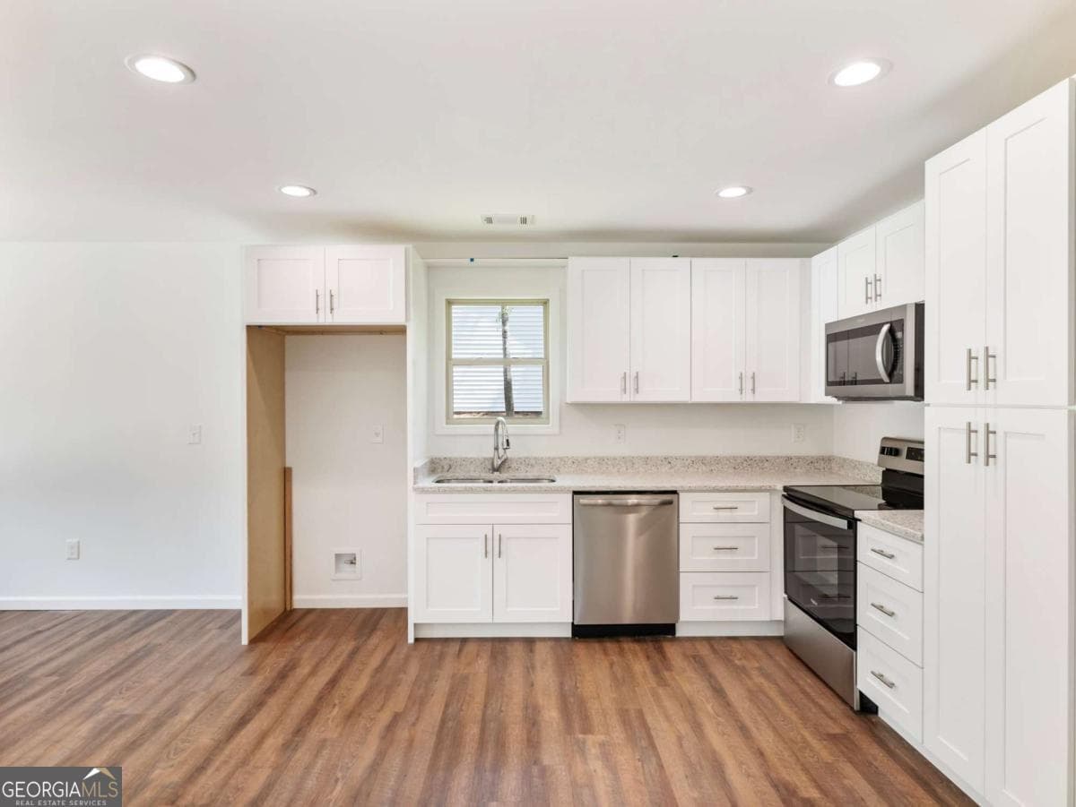 2 bedroom, 2 bathroom, 1,008 sq ft single family residence for rent at 8083 Beachwood Drive, Murrayville, GA 30564 for $1,950 a month — photo 9