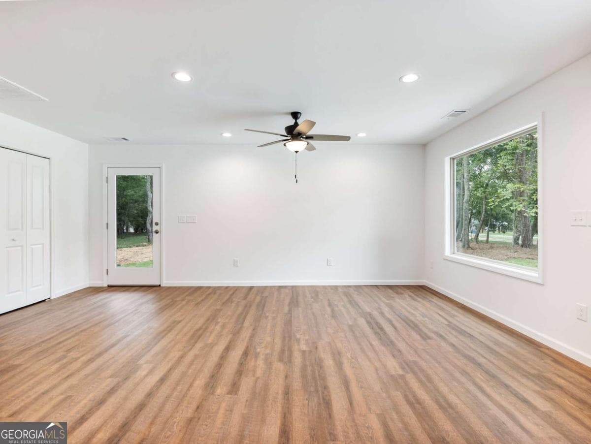 2 bedroom, 2 bathroom, 1,008 sq ft single family residence for rent at 8083 Beachwood Drive, Murrayville, GA 30564 for $1,950 a month — photo 4
