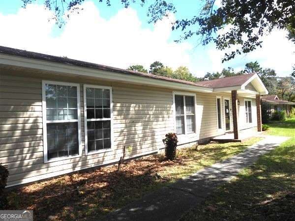 3 bedroom, 2 bathroom, 1,846 sq ft single family residence for sale at 618 Madison Drive, Hinesville, GA 31313 — photo 3