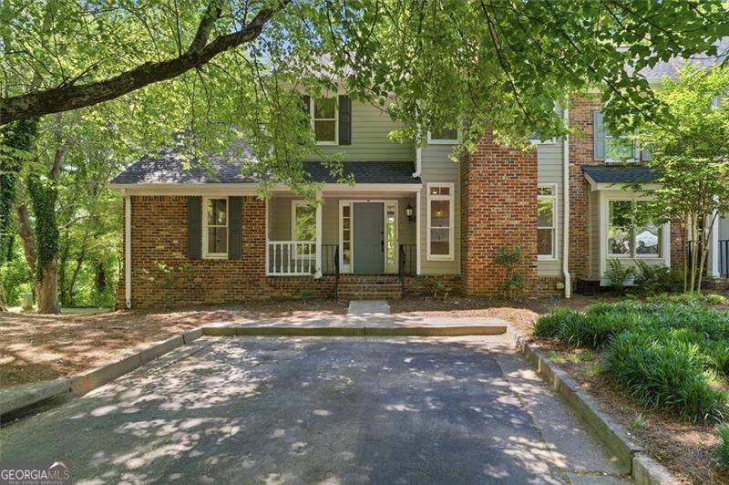 4 bedroom, 4 bathroom, 2,814 sq ft townhouse for sale at 226 Riverview Trail 53, Roswell, GA 30075 — photo 1 of 40