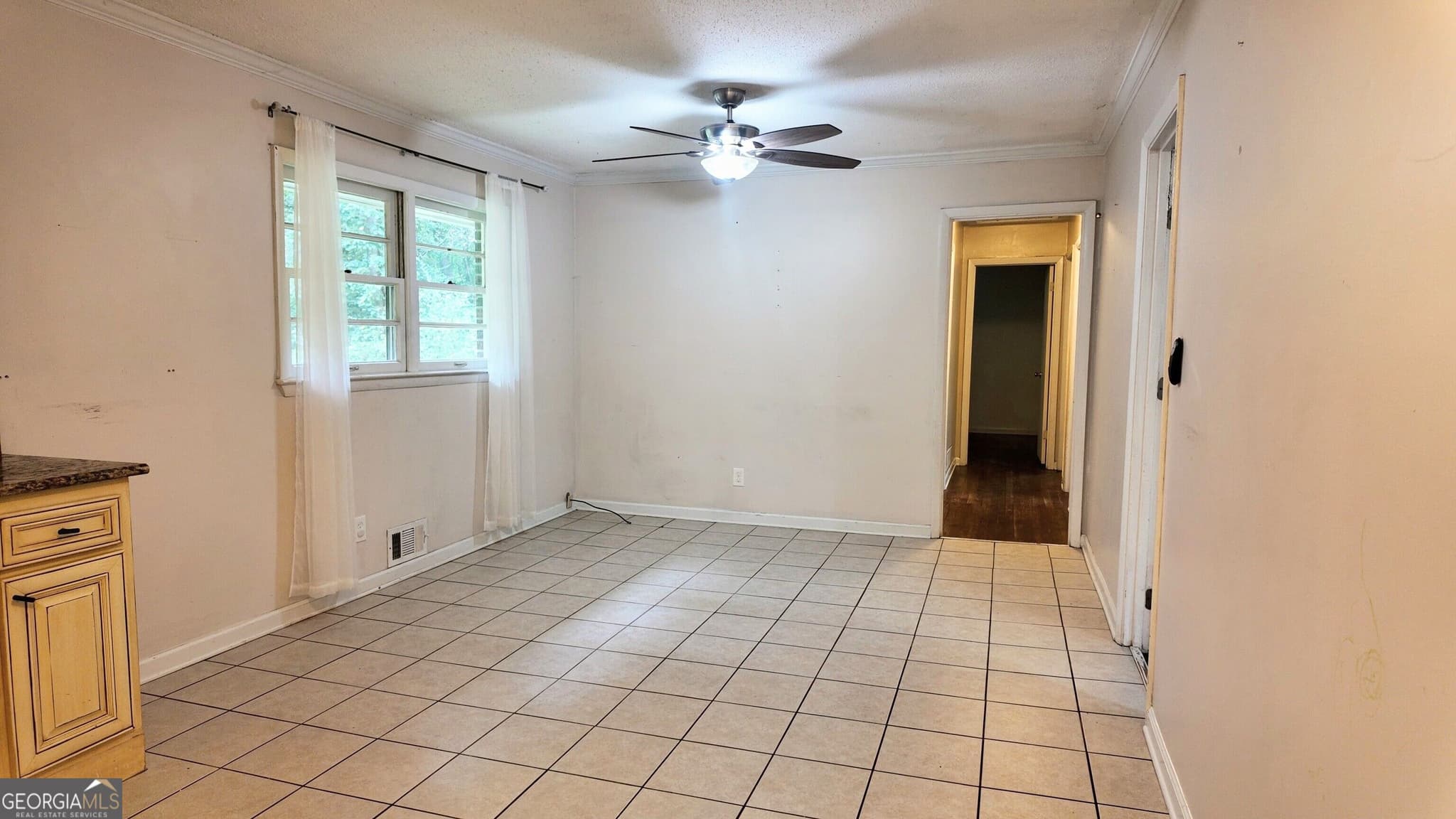 3 bedroom, 1.5 bathroom, 1,196 sq ft single family residence for sale at 3831 Braswell Circle, Austell, GA 30106 — photo 4