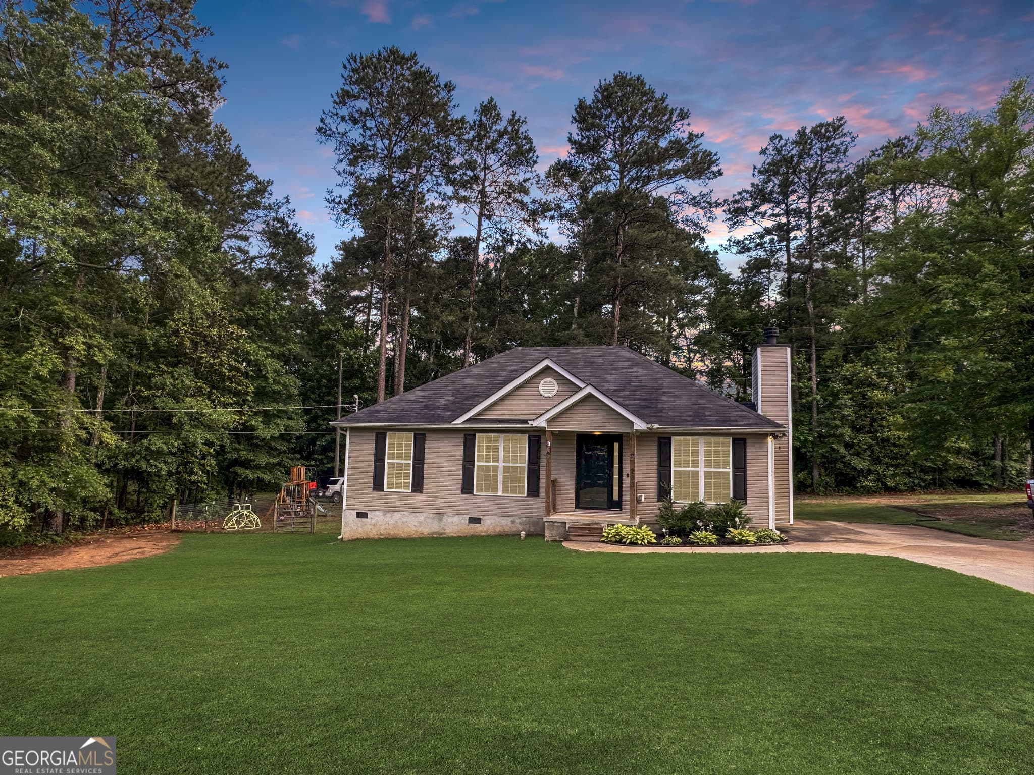 3 bedroom, 2 bathroom, 1,168 sq ft single family residence sold at 233 Sandy Brook Circle, Thomaston, GA 30286