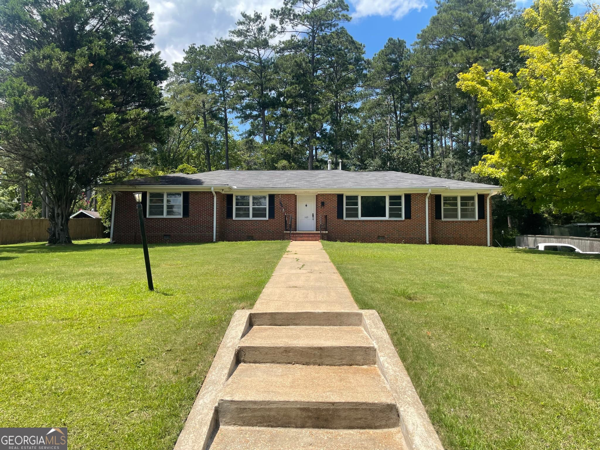 4 bedroom, 2 bathroom, 2,725 sq ft single family residence for sale at 103 Crestview, Valley, AL 36854