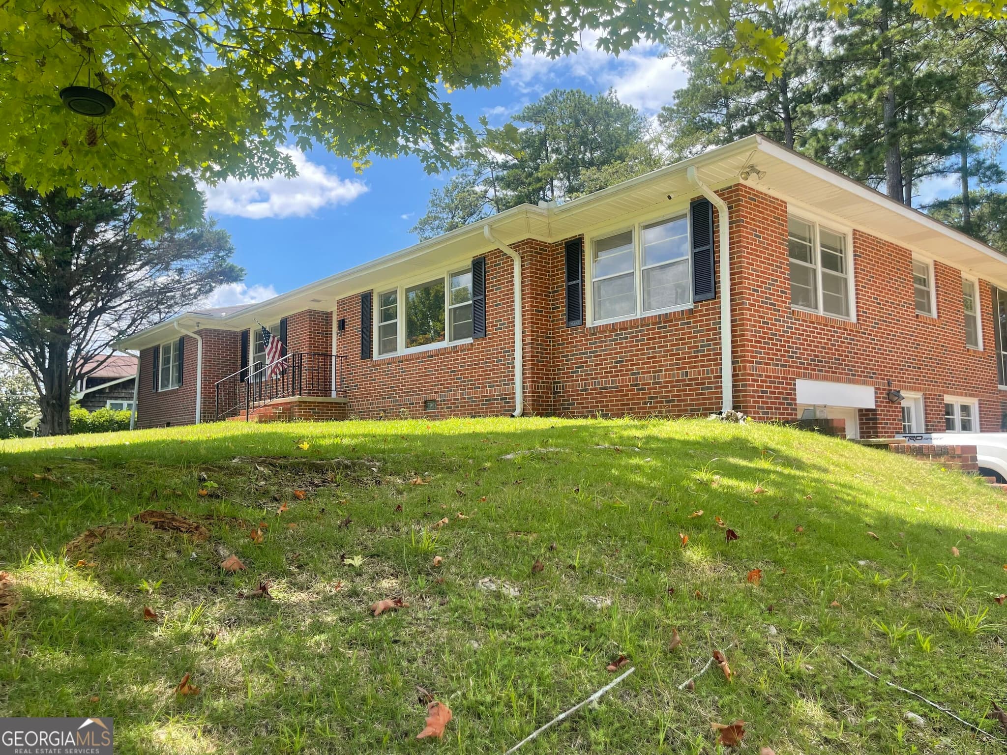 4 bedroom, 2 bathroom, 2,725 sq ft single family residence for sale at 103 Crestview, Valley, AL 36854 — photo 4
