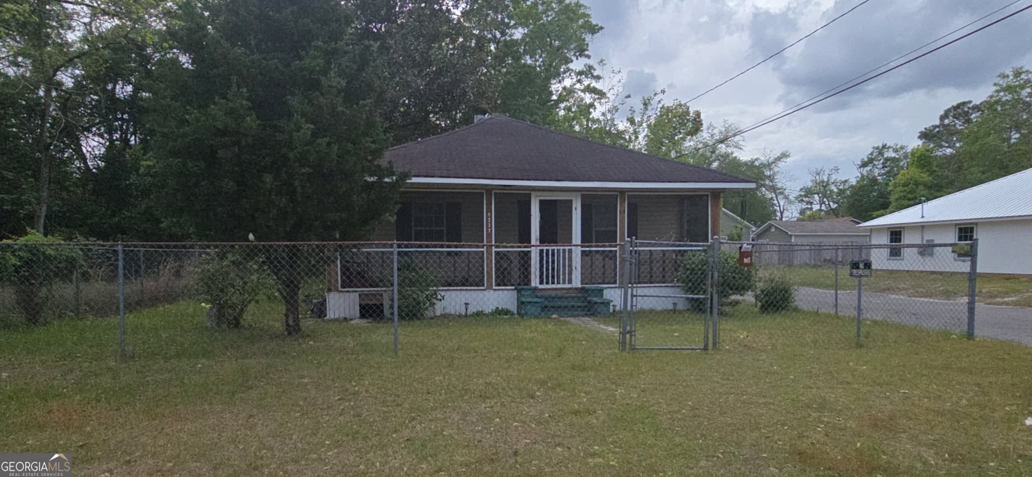 3 bedroom, 1 bathroom, 1,033 sq ft single family residence for sale at 1227 Martin Luther King Drive, Waycross, GA 31501