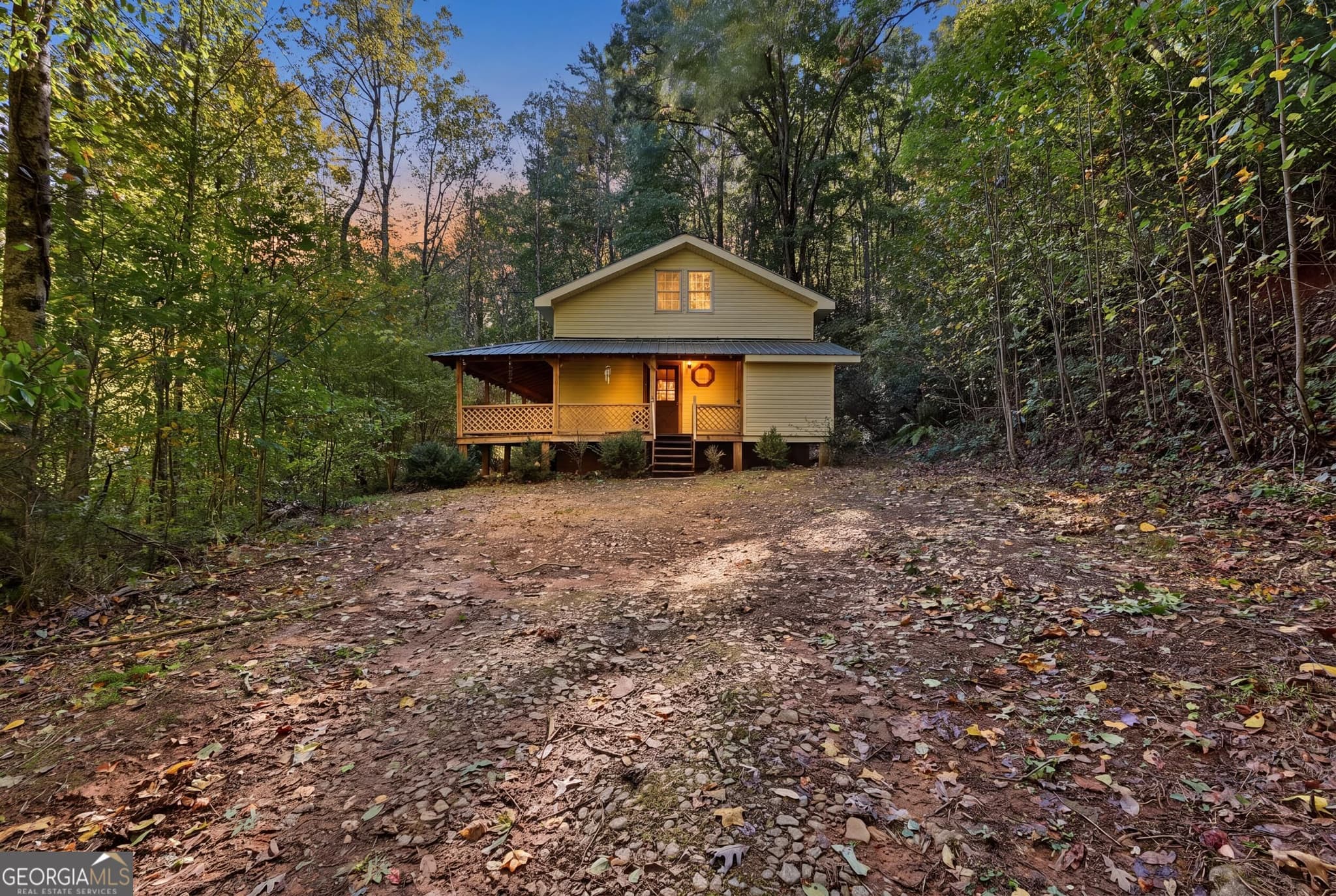 2 bedroom, 1.5 bathroom, 1,536 sq ft cabin,single family residence for sale at 451 Watkins Field Road, Clayton, GA 30525 — photo 1 of 30