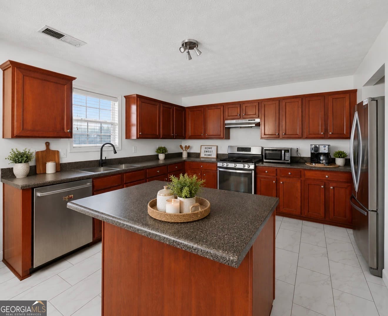 3 bedroom, 2.5 bathroom, 3,040 sq ft single family residence for sale at 310 Berkley Drive, Villa Rica, GA 30180 — photo 9