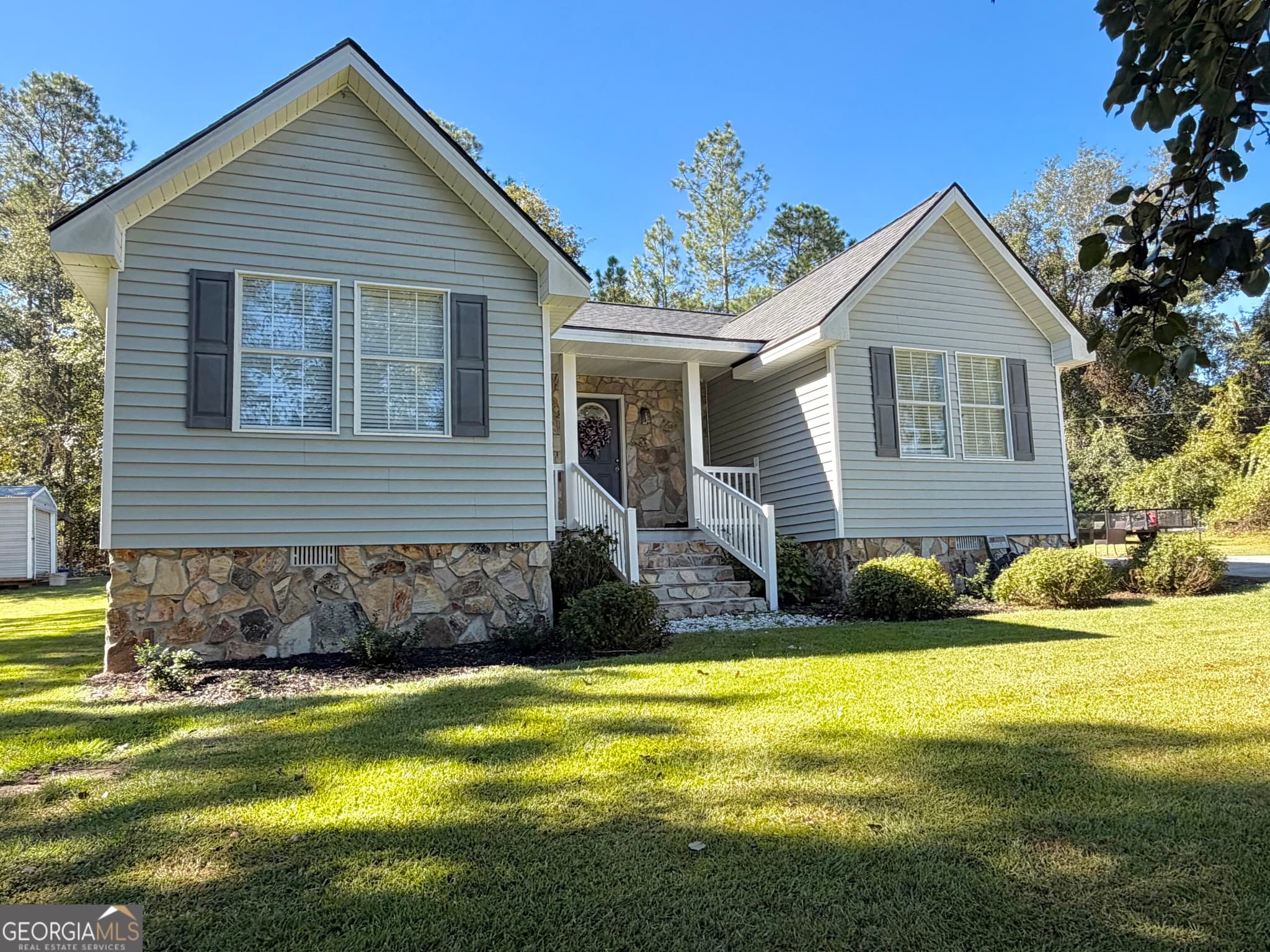 3 bedroom, 2 bathroom, 1,665 sq ft single family residence for sale at 202 Owl Head Trail, Hazlehurst, GA 31539 — photo 2