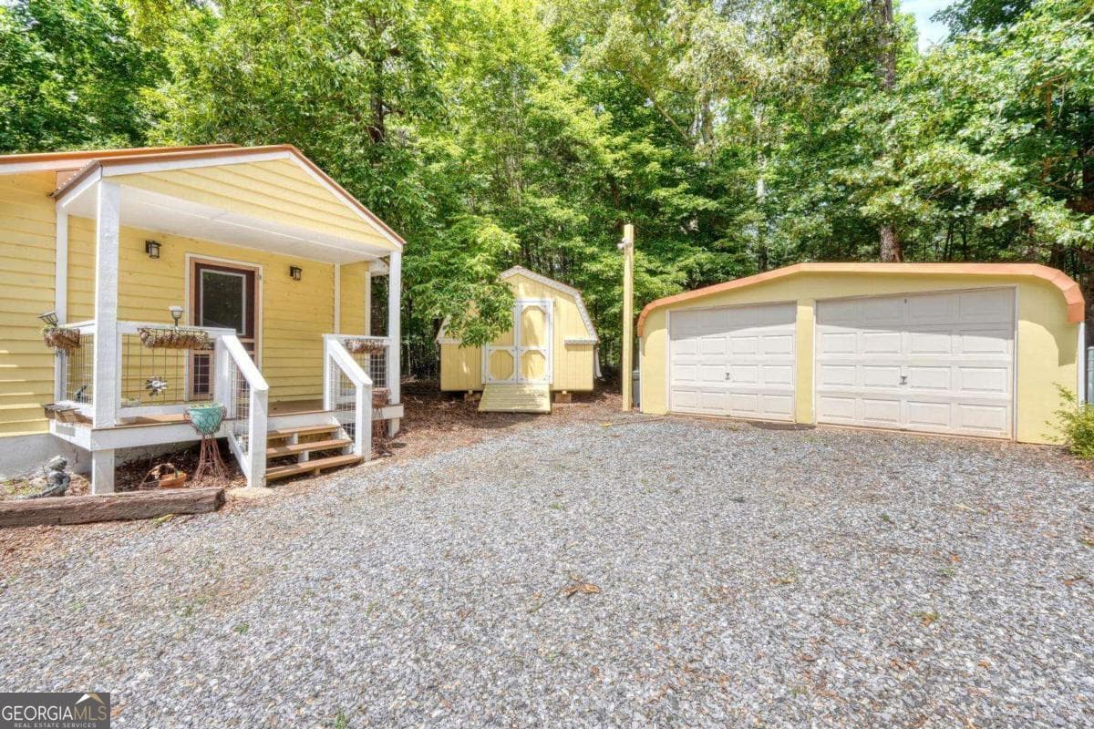 4 bedroom, 3.5 bathroom, 3,106 sq ft cabin,single family residence for sale at 602+557 Hidden Pines Court 1 + 10, Hiawassee, GA 30546 — photo 3