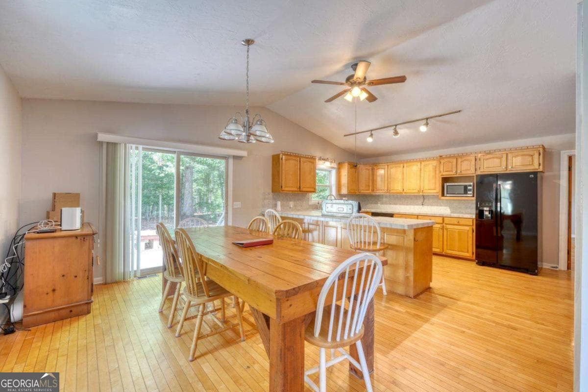 4 bedroom, 3.5 bathroom, 3,106 sq ft cabin,single family residence for sale at 602+557 Hidden Pines Court 1 + 10, Hiawassee, GA 30546 — photo 9