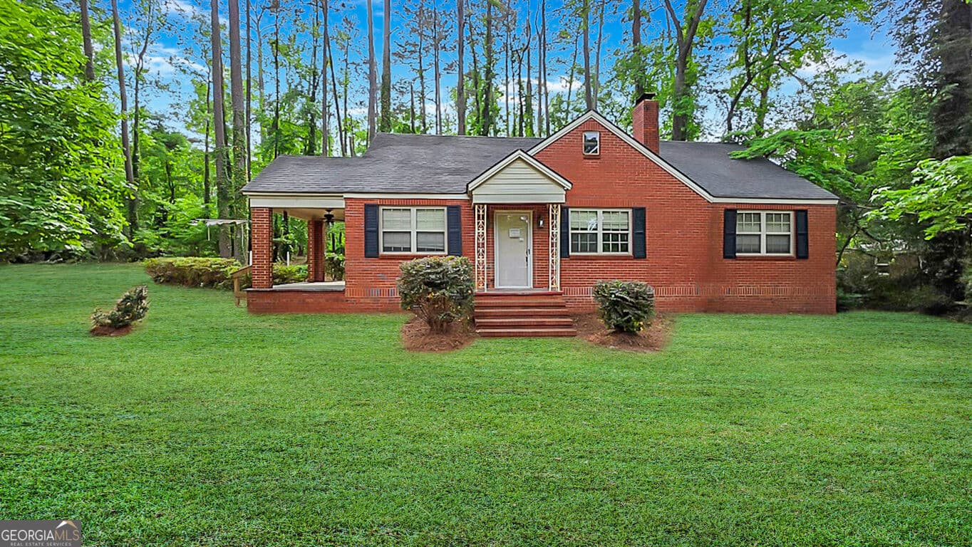 3 bedroom, 2 bathroom, 2,140 sq ft single family residence for sale at 819 Hillcrest Drive, Thomson, GA 30824 — photo 2