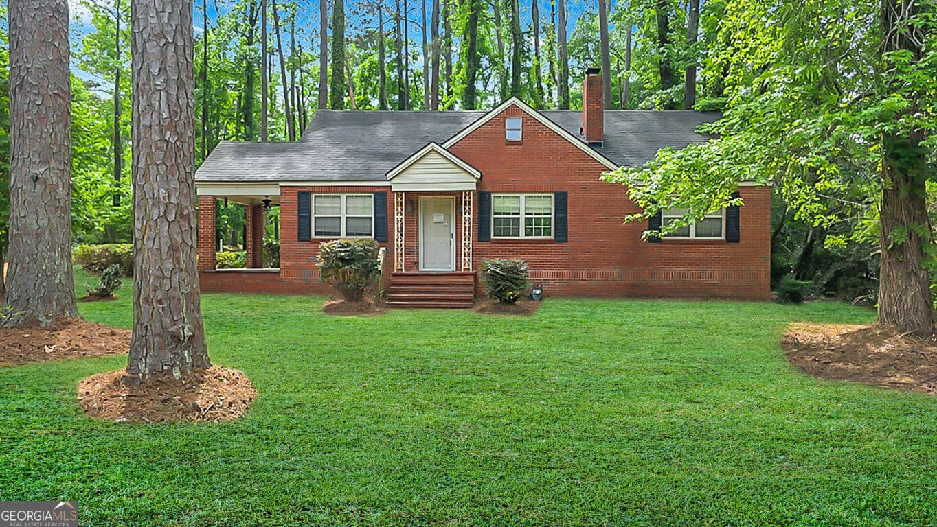 3 bedroom, 2 bathroom, 2,140 sq ft single family residence for sale at 819 Hillcrest Drive, Thomson, GA 30824 — photo 3