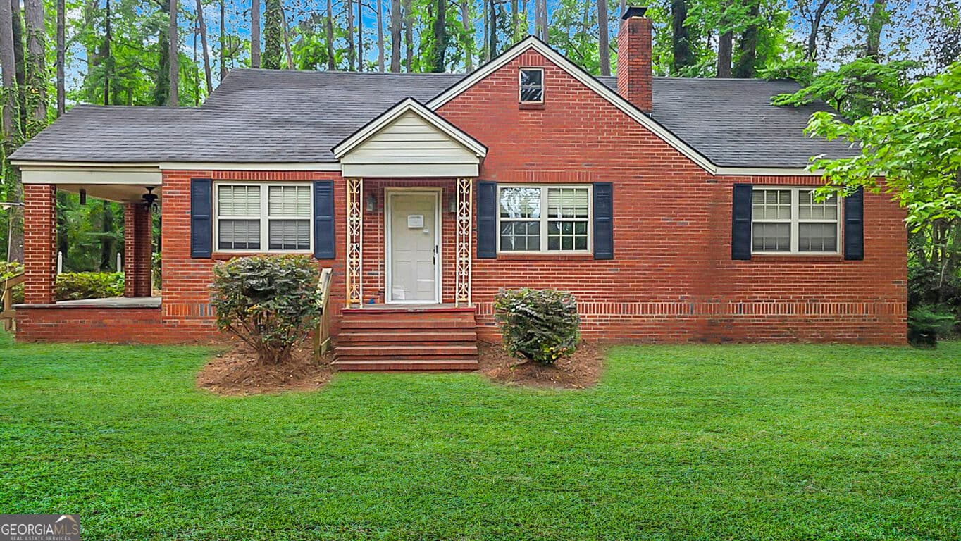 3 bedroom, 2 bathroom, 2,140 sq ft single family residence for sale at 819 Hillcrest Drive, Thomson, GA 30824 — photo 5