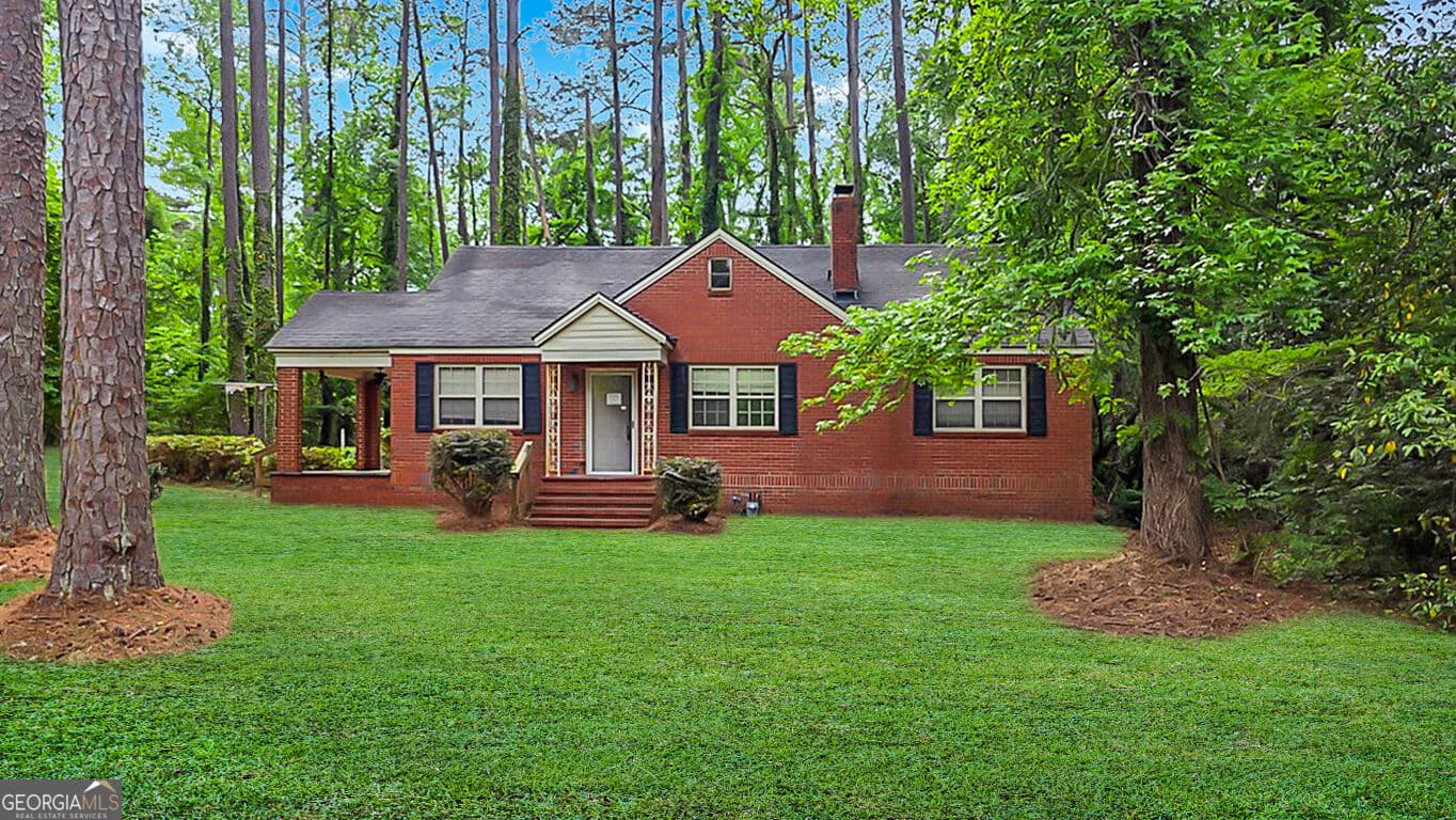 3 bedroom, 2 bathroom, 2,140 sq ft single family residence for sale at 819 Hillcrest Drive, Thomson, GA 30824 — photo 4