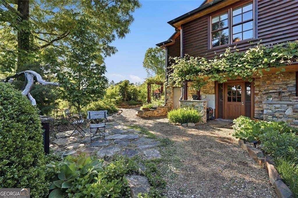6 bedroom, 9.5 bathroom, 7,254 sq ft single family residence for sale at 1823 Shoal Creek Road, Clarkesville, GA 30523 — photo 3