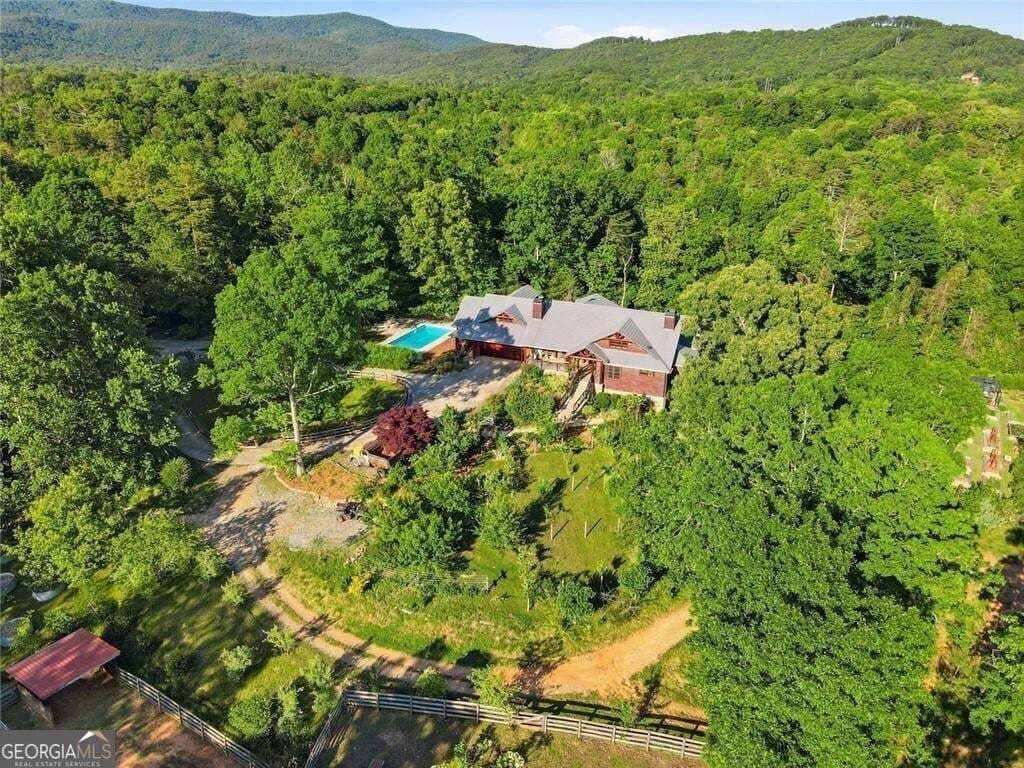 6 bedroom, 9.5 bathroom, 7,254 sq ft single family residence for sale at 1823 Shoal Creek Road, Clarkesville, GA 30523 — photo 5