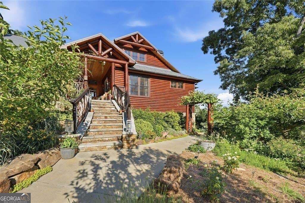 6 bedroom, 9.5 bathroom, 7,254 sq ft single family residence for sale at 1823 Shoal Creek Road, Clarkesville, GA 30523 — photo 9