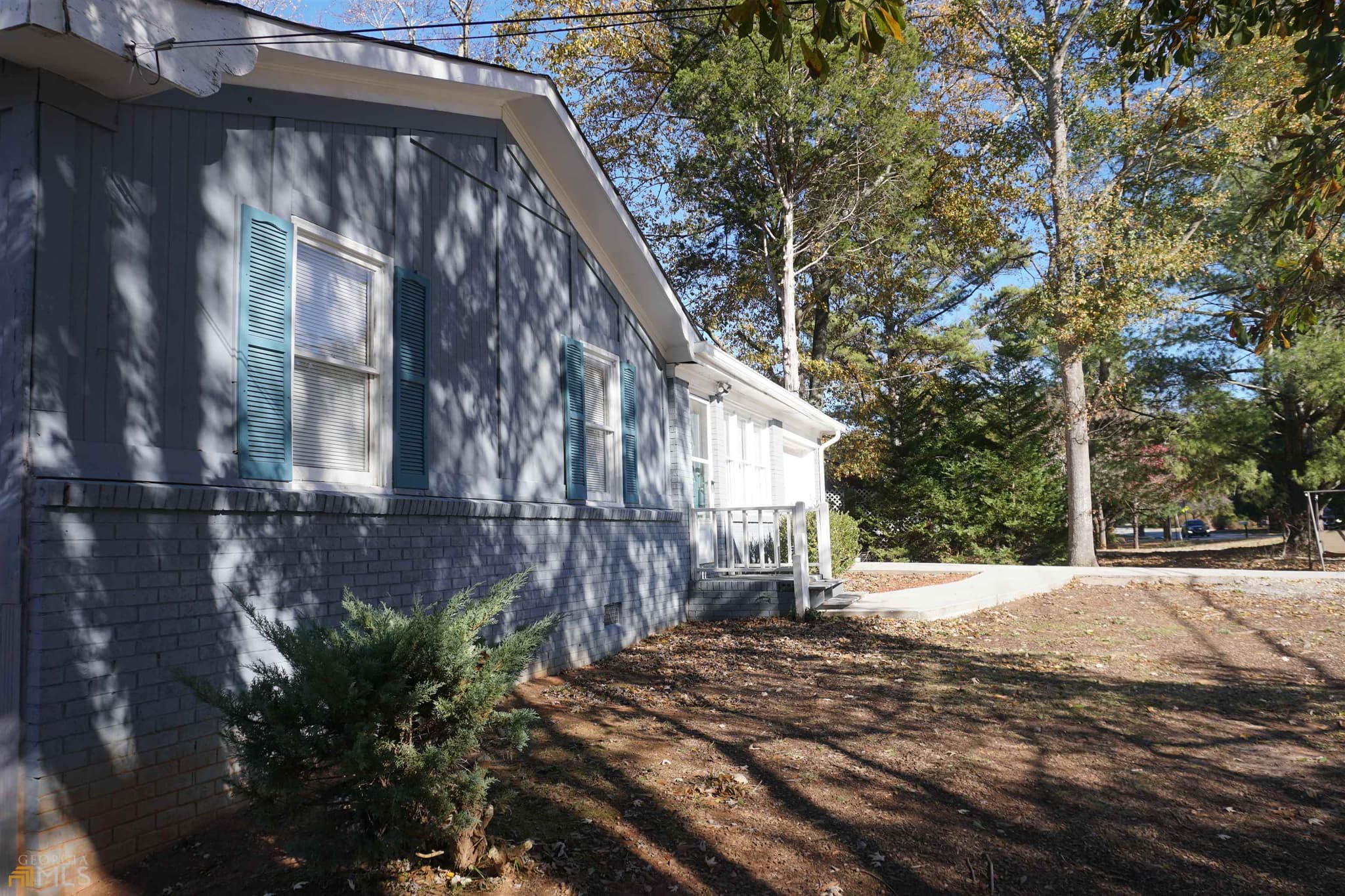 3 bedroom, 1.5 bathroom, 1,107 sq ft single family residence for rent at 2806 Lake Harbin Road, Morrow, GA 30260 for $1,495 a month — photo 2
