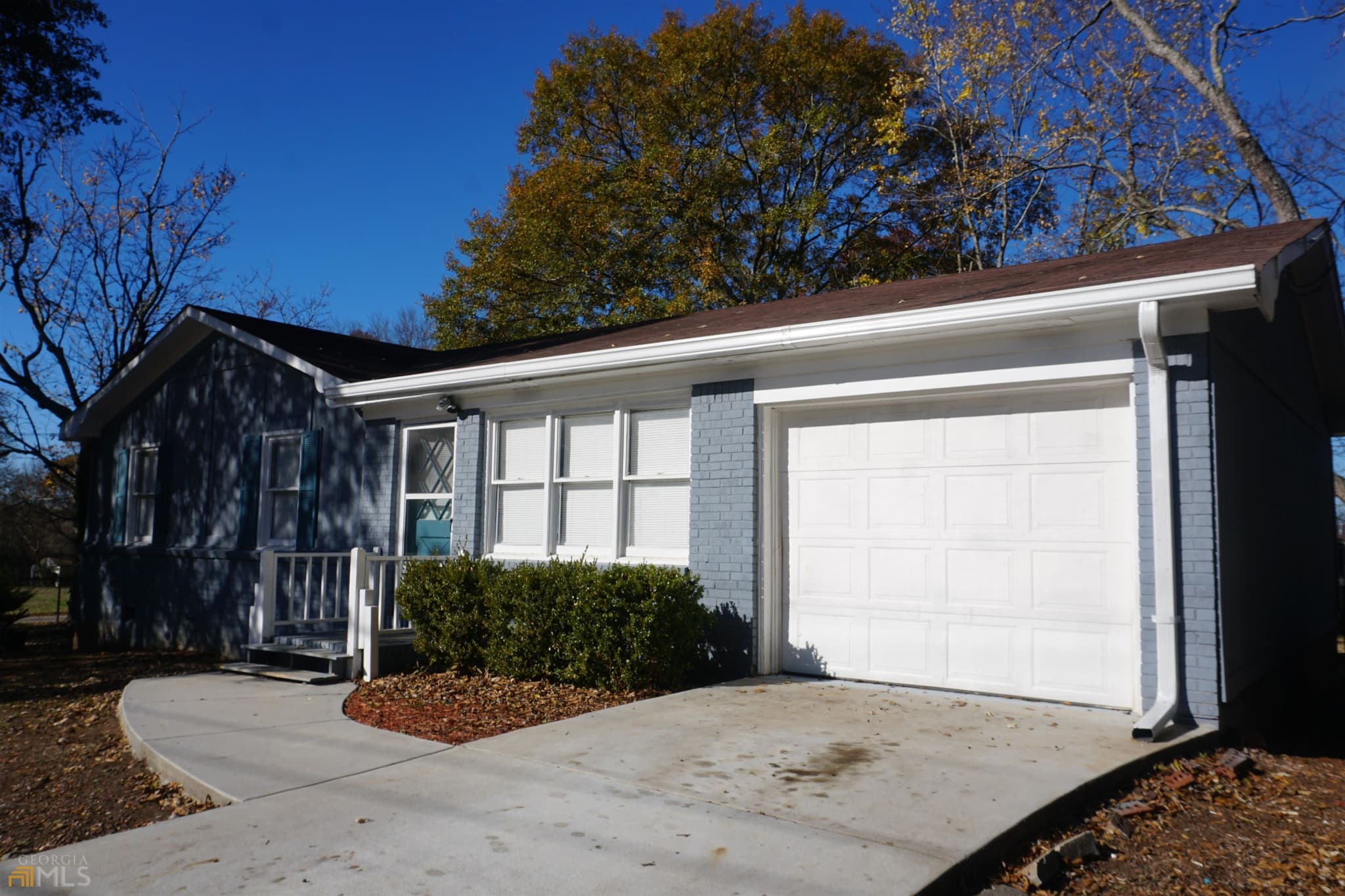 3 bedroom, 1.5 bathroom, 1,107 sq ft single family residence for rent at 2806 Lake Harbin Road, Morrow, GA 30260 for $1,495 a month — photo 3