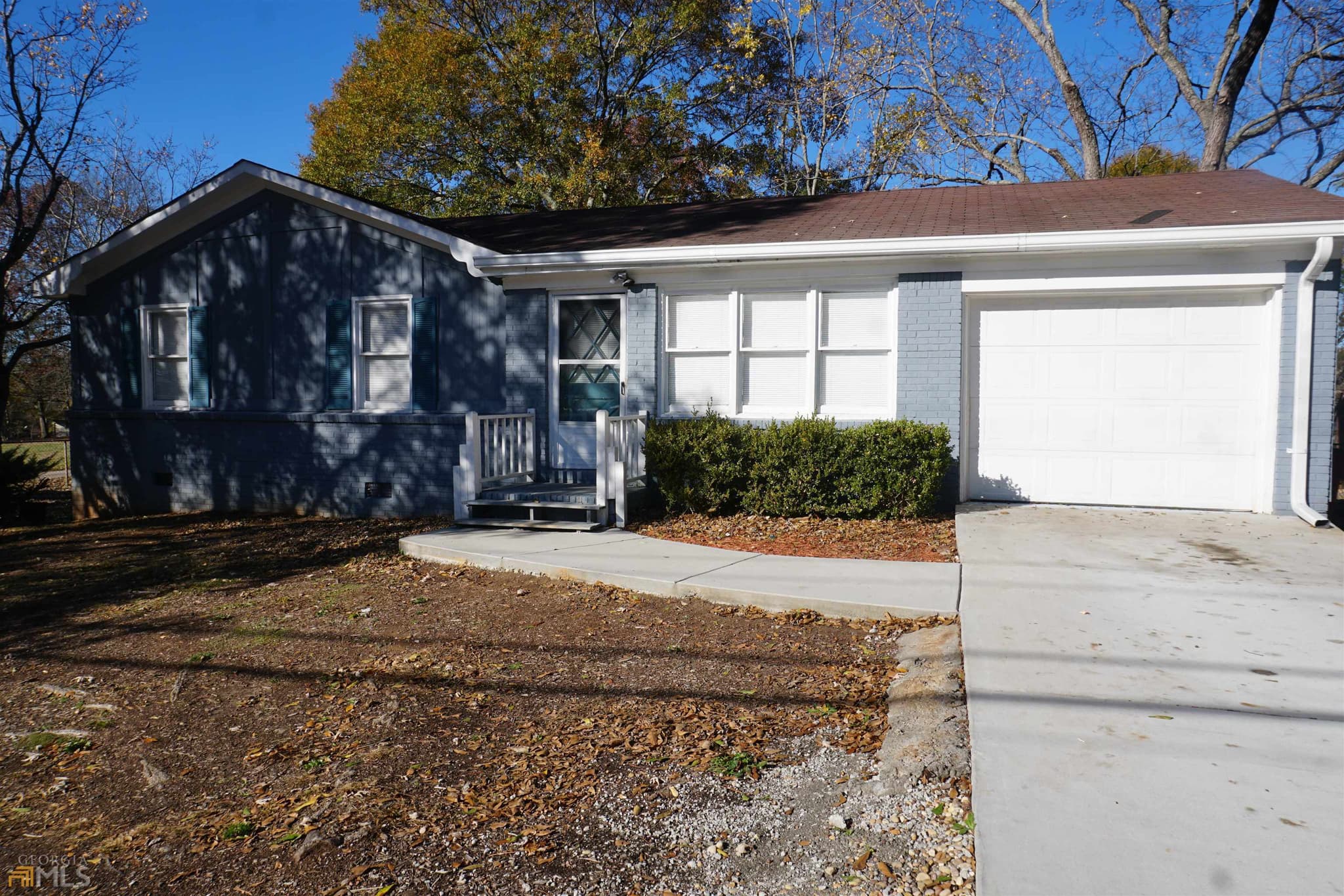 3 bedroom, 1.5 bathroom, 1,107 sq ft single family residence for rent at 2806 Lake Harbin Road, Morrow, GA 30260 for $1,495 a month