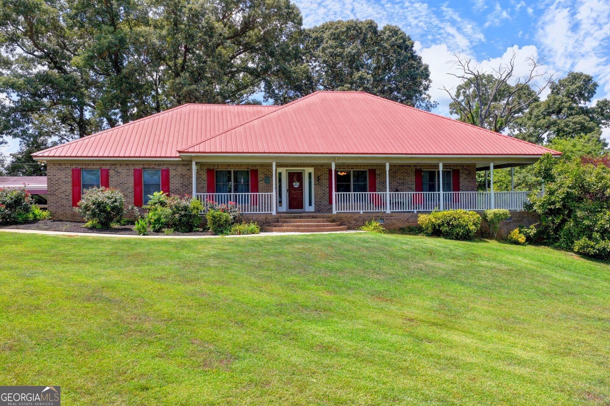 4 bedroom, 2 bathroom, 2,298 sq ft single family residence for sale at 4525 Bold Springs Road, Commerce, GA 30530 — photo 2