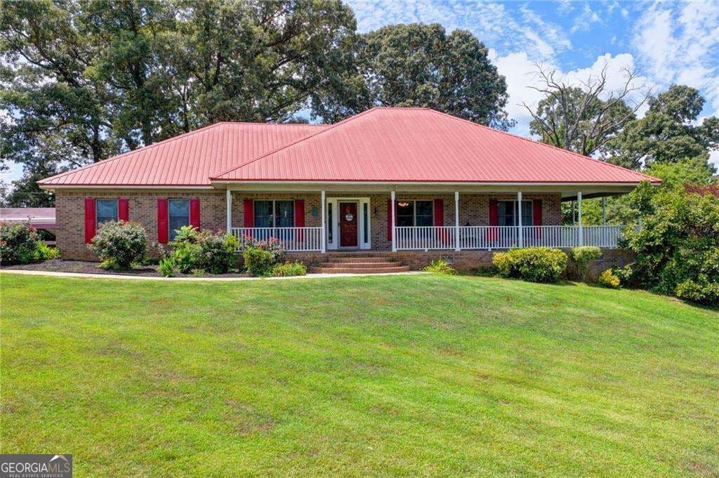 4 bedroom, 2 bathroom, 2,298 sq ft single family residence for sale at 4525 Bold Springs Road, Commerce, GA 30530 — photo 1 of 65