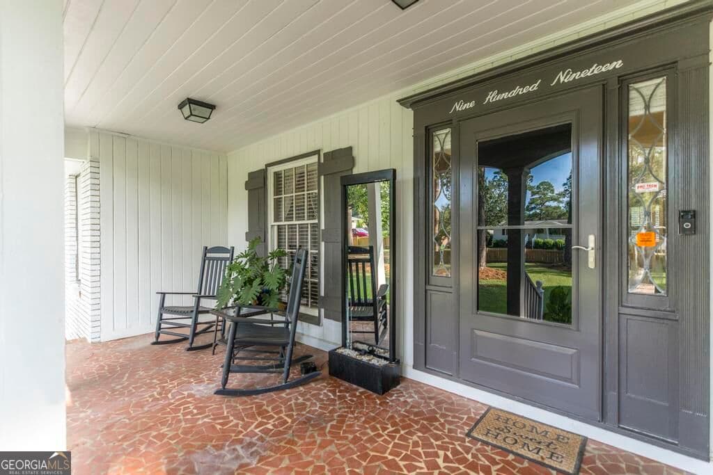 4 bedroom, 3.5 bathroom, 3,392 sq ft single family residence for sale at 919 E 19th Avenue, Cordele, GA 31015 — photo 3