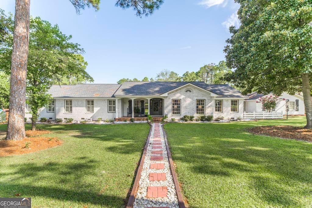 4 bedroom, 3.5 bathroom, 3,392 sq ft single family residence for sale at 919 E 19th Avenue, Cordele, GA 31015