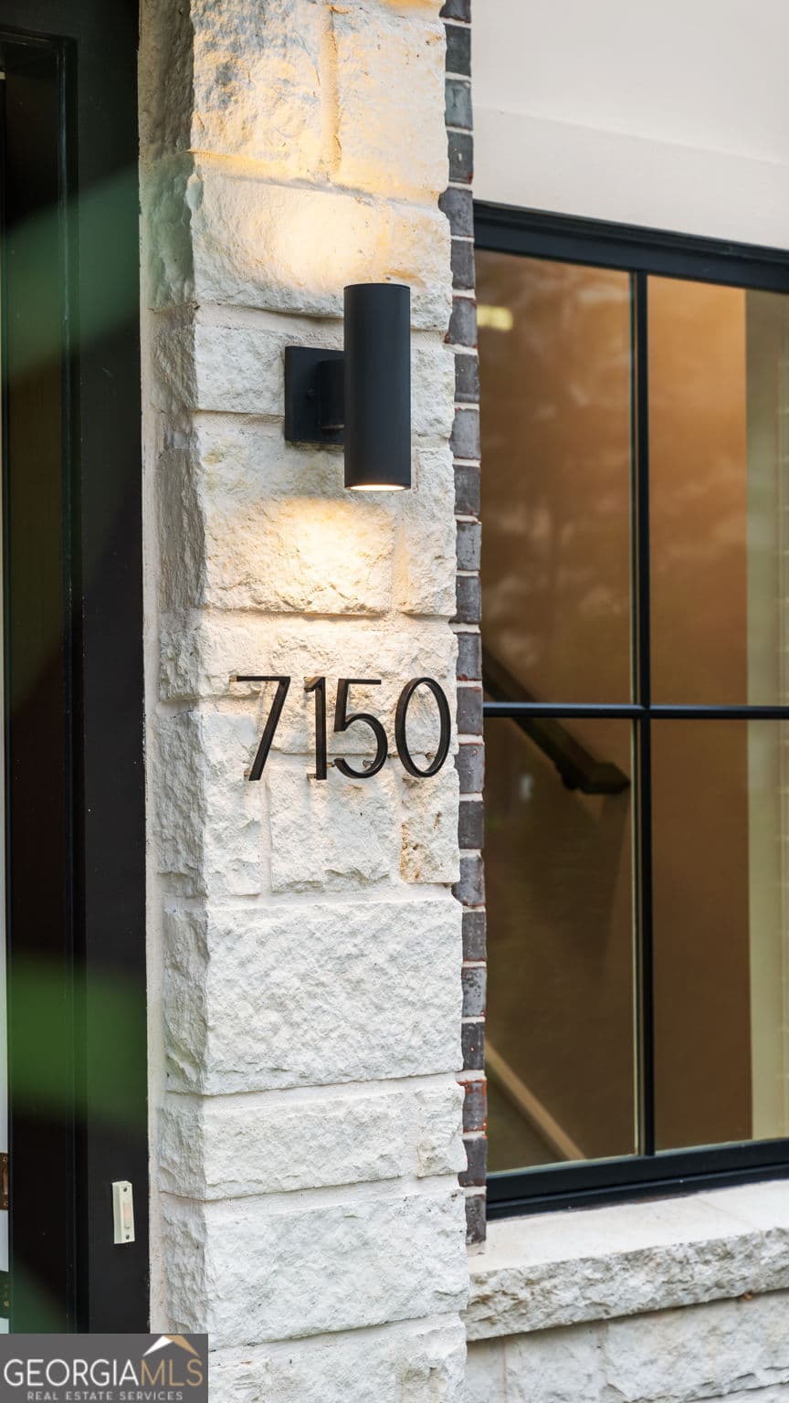 2 bedroom, 2.5 bathroom, 1,675 sq ft condominium for sale at 7150 Summit Place, Alpharetta, GA 30009 — photo 2