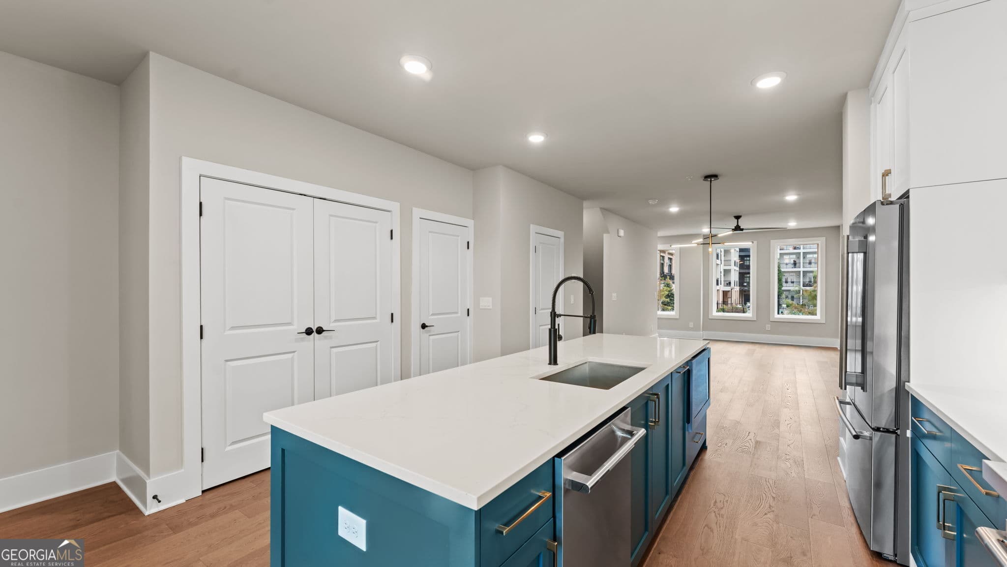 2 bedroom, 2.5 bathroom, 1,675 sq ft condominium for sale at 7150 Summit Place, Alpharetta, GA 30009 — photo 9