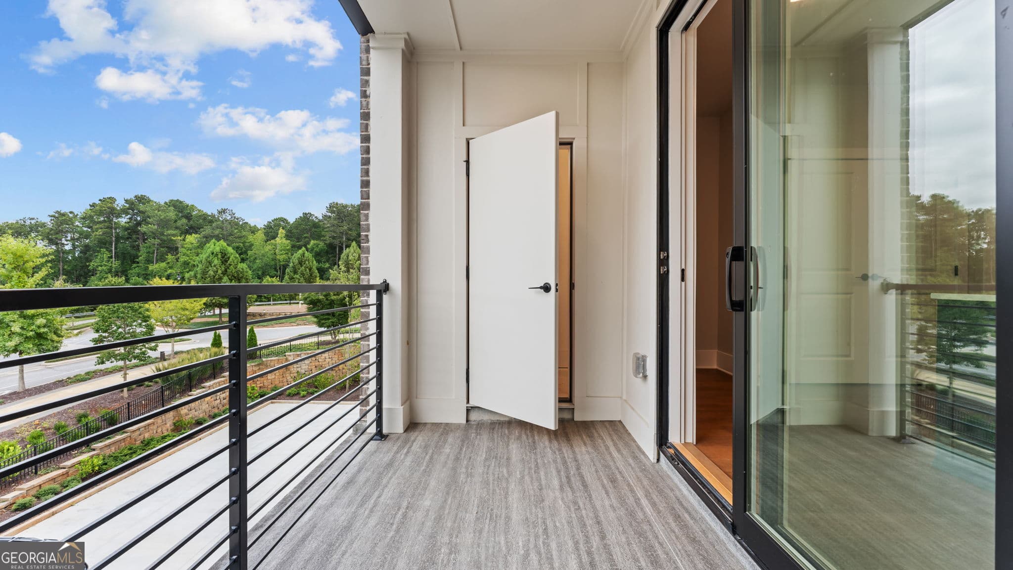2 bedroom, 2.5 bathroom, 1,675 sq ft condominium for sale at 7150 Summit Place, Alpharetta, GA 30009 — photo 8