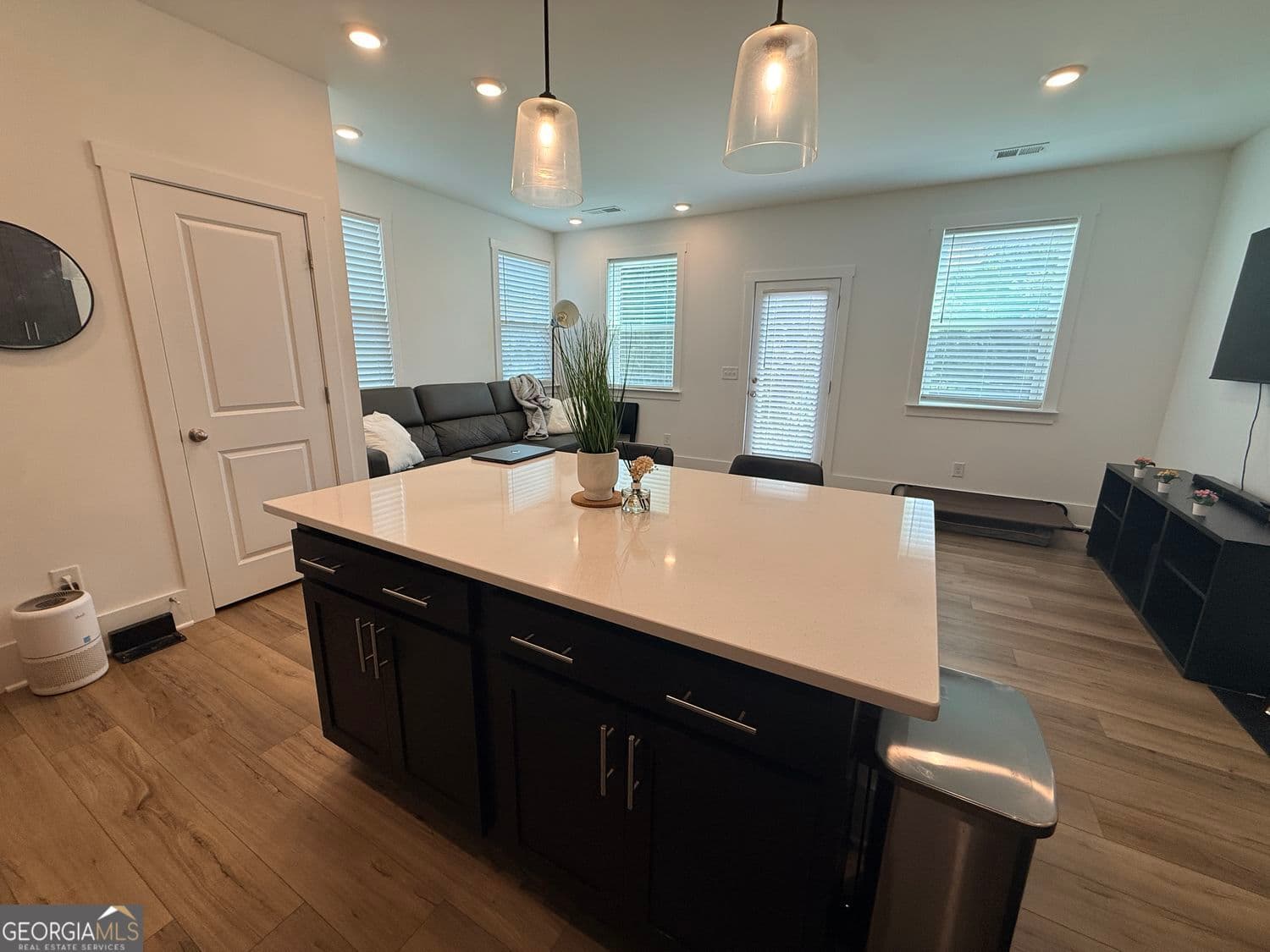 3 bedroom, 2.5 bathroom, 1,362 sq ft townhouse for sale at 1623 Gunnin Trace, Atlanta, GA 30318 — photo 6