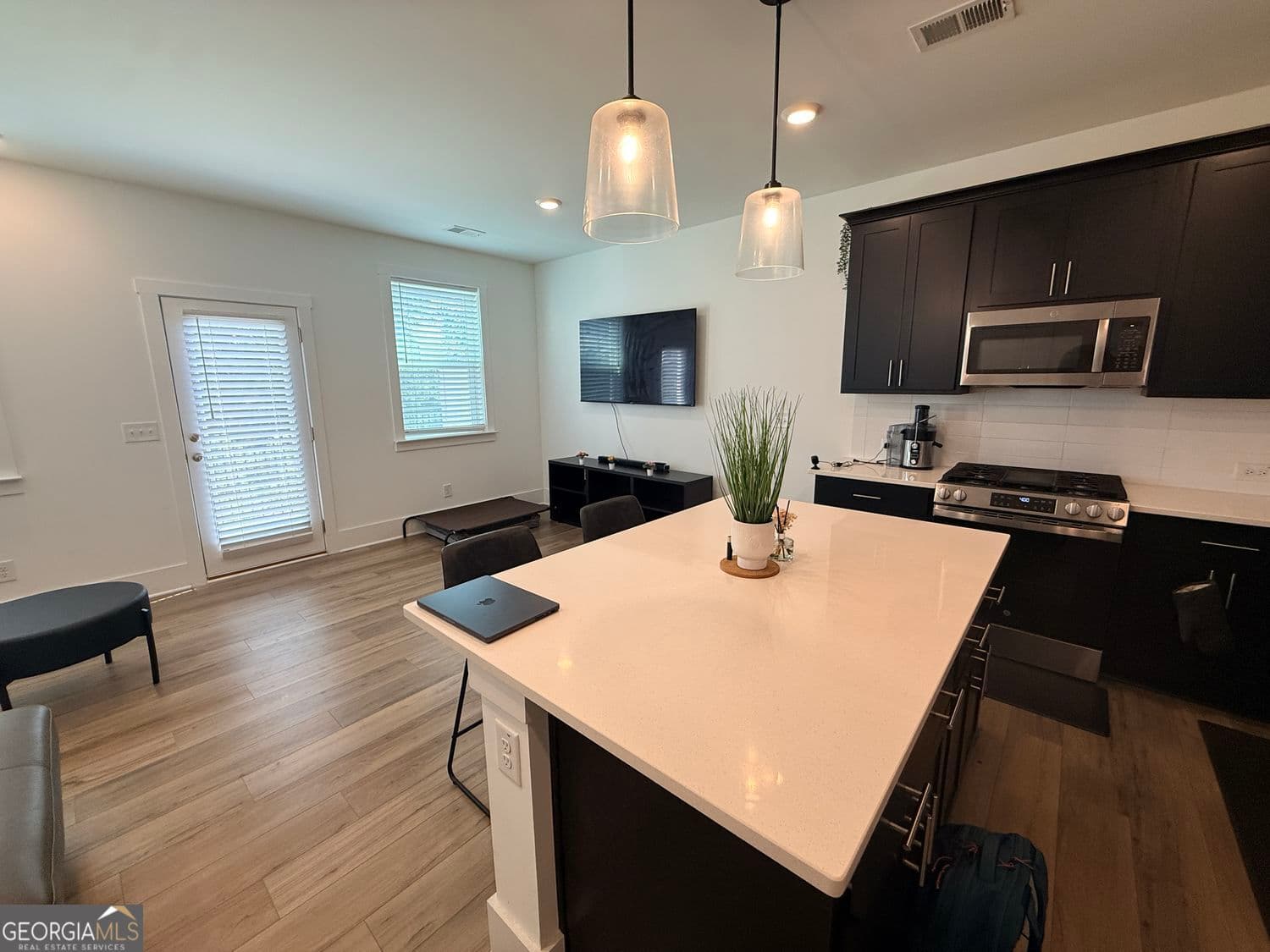 3 bedroom, 2.5 bathroom, 1,362 sq ft townhouse for sale at 1623 Gunnin Trace, Atlanta, GA 30318 — photo 7