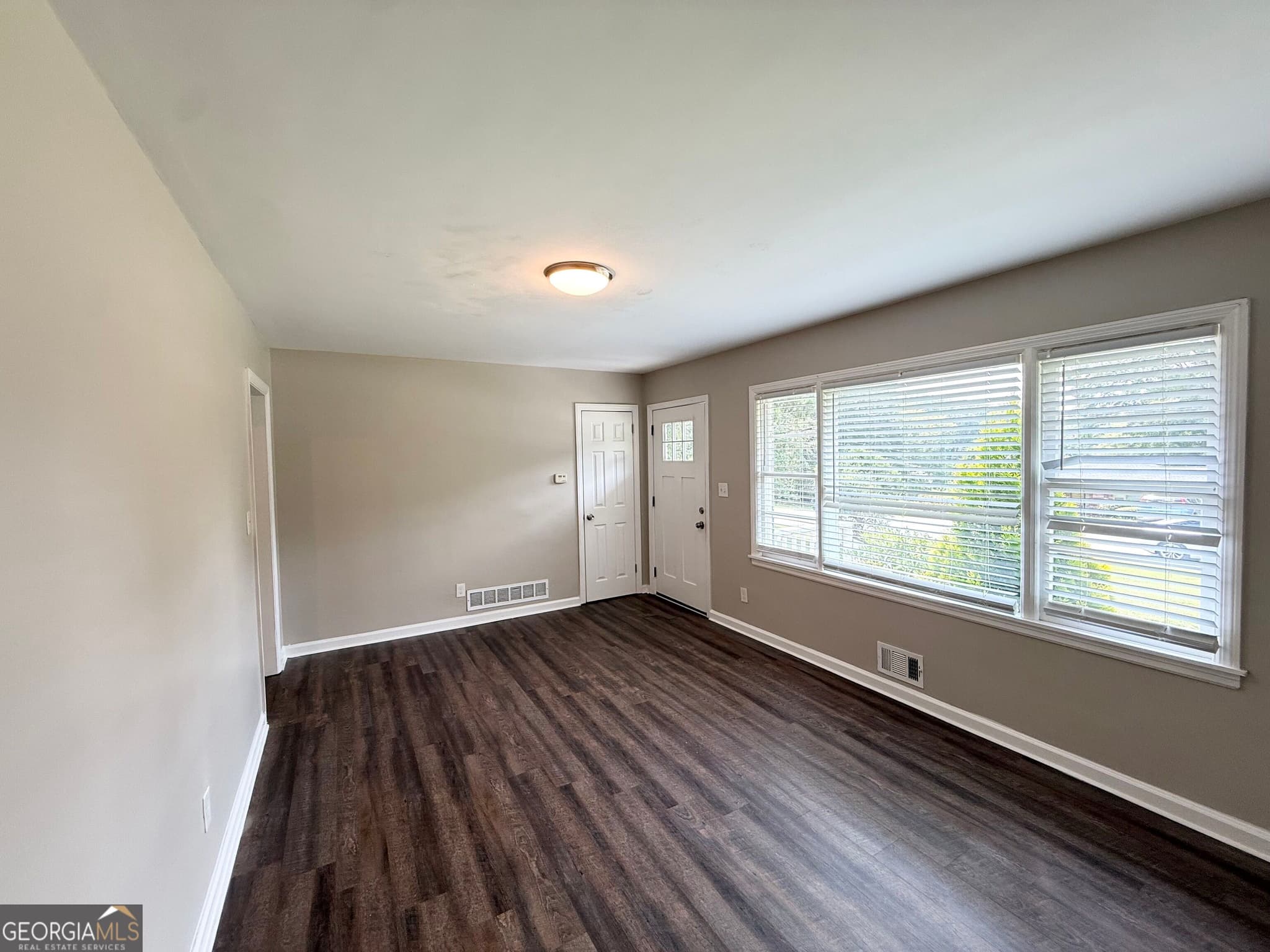 4 bedroom, 1.5 bathroom, 1,130 sq ft single family residence for sale at 2886 Belleau Lane, Atlanta, GA 30316 — photo 3
