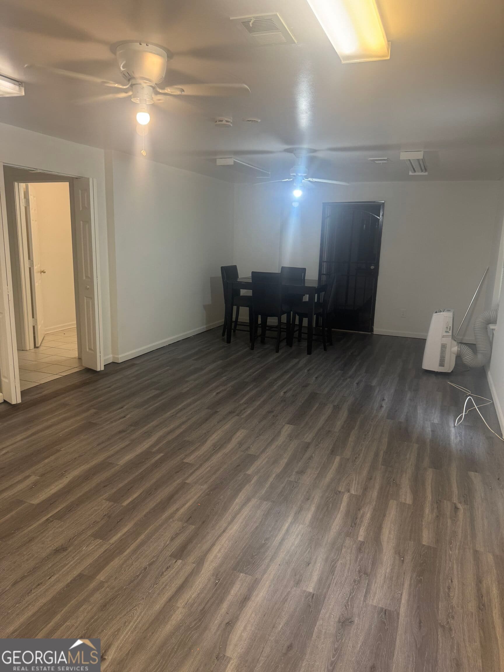1 bedroom, 1 bathroom, 600 sq ft single family residence for rent at 6084 Riveroak, College Park, GA 30349 for $1,500 a month — photo 1 of 7