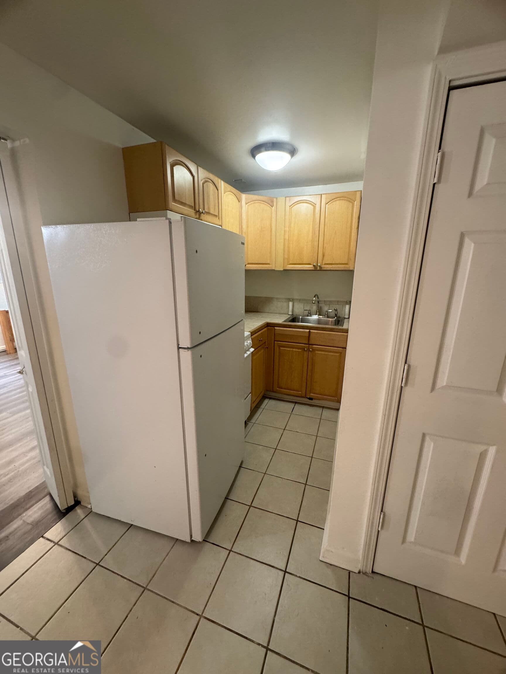 1 bedroom, 1 bathroom, 600 sq ft single family residence for rent at 6084 Riveroak, College Park, GA 30349 for $1,500 a month — photo 4