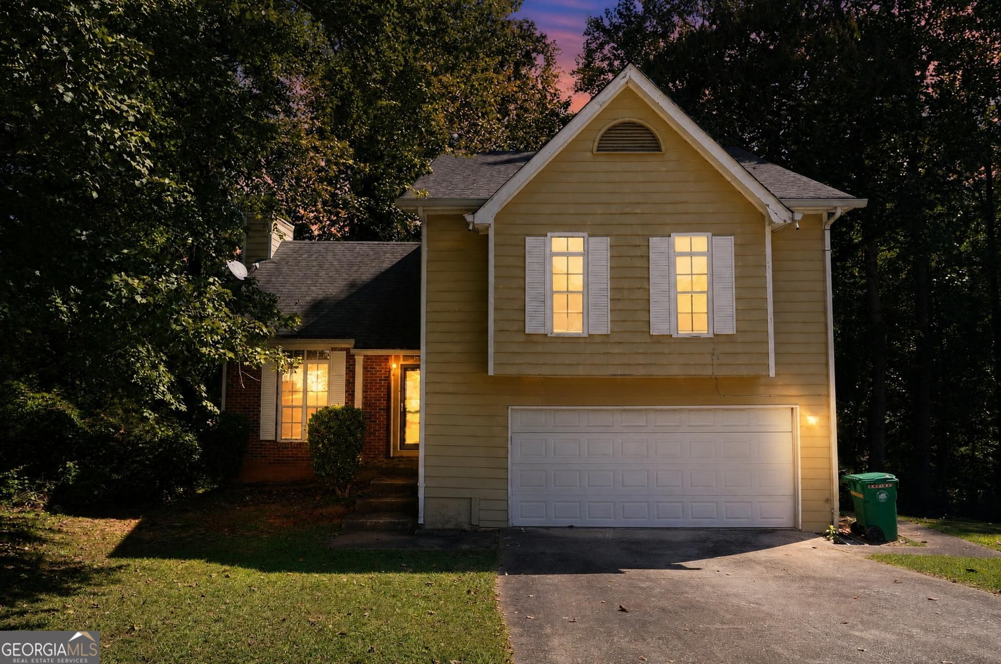 3 bedroom, 2.5 bathroom, 1,612 sq ft single family residence for sale at 1207 Tyne Way, Stone Mountain, GA 30088 — photo 2