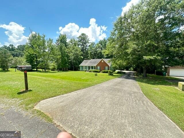 3 bedroom, 2 bathroom, 1,814 sq ft single family residence for sale at 109 Cambridge Drive, Milledgeville, GA 31061 — photo 2